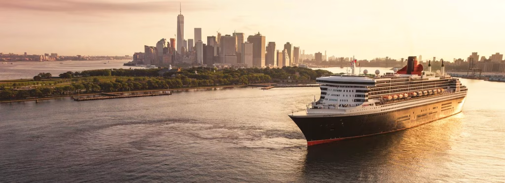 QM2 in New York